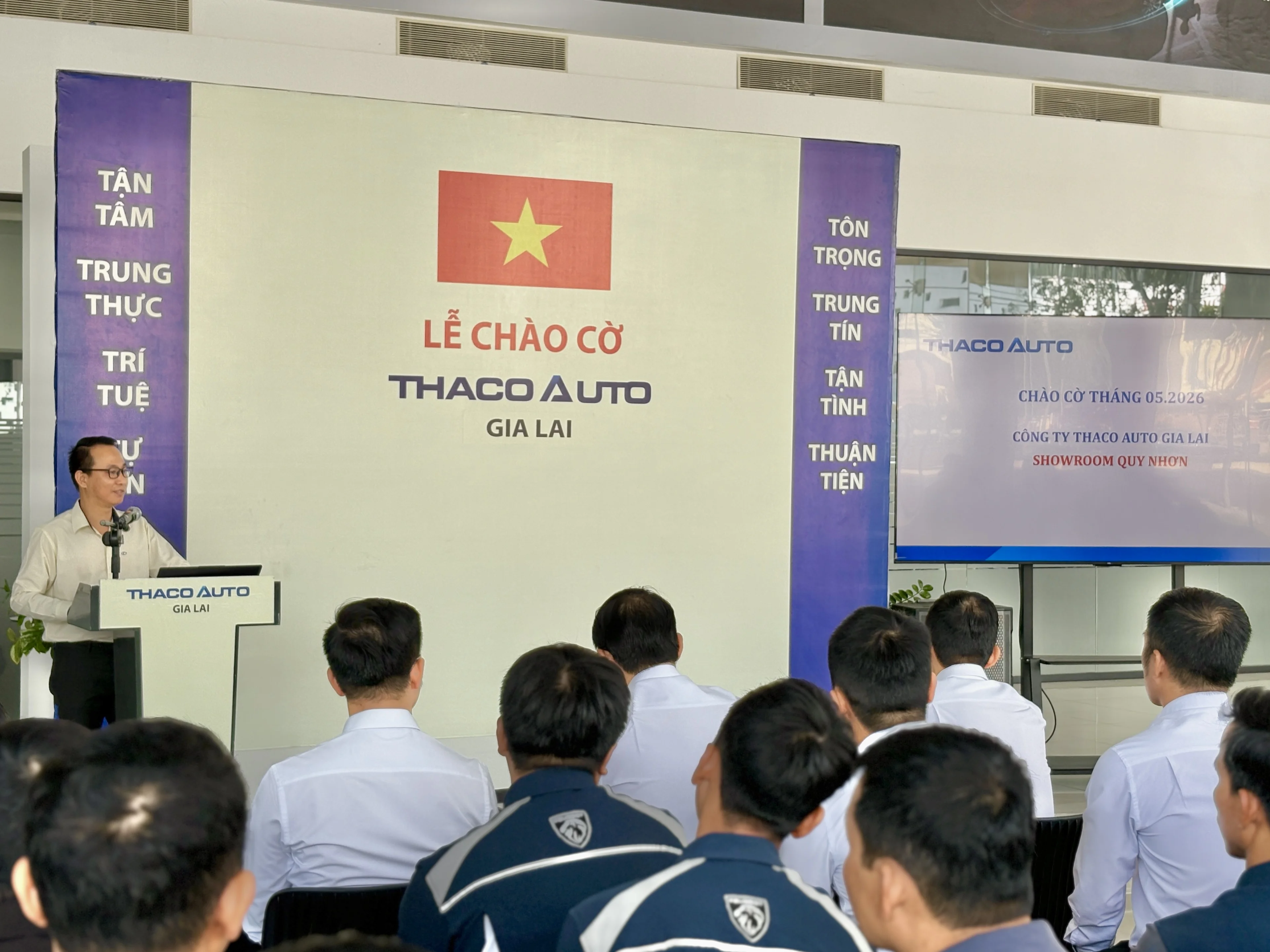 THACO AUTO Gia Lai tổ chức lễ chào cờ tháng 5/2026 – Đồng lòng quyết tâm, sẵn sàng bứt phá