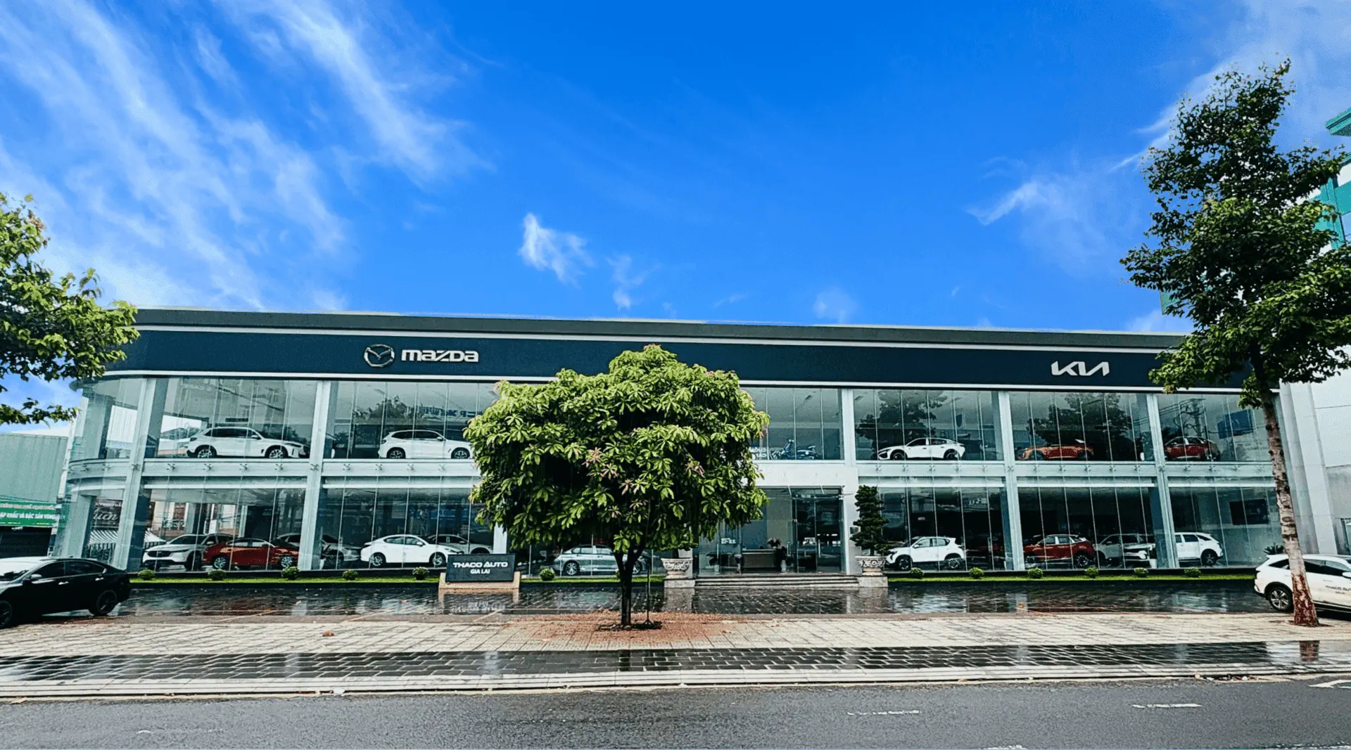 SHOWROOM KIA, MAZDA, PEUGEOT, BMW PLEIKU
