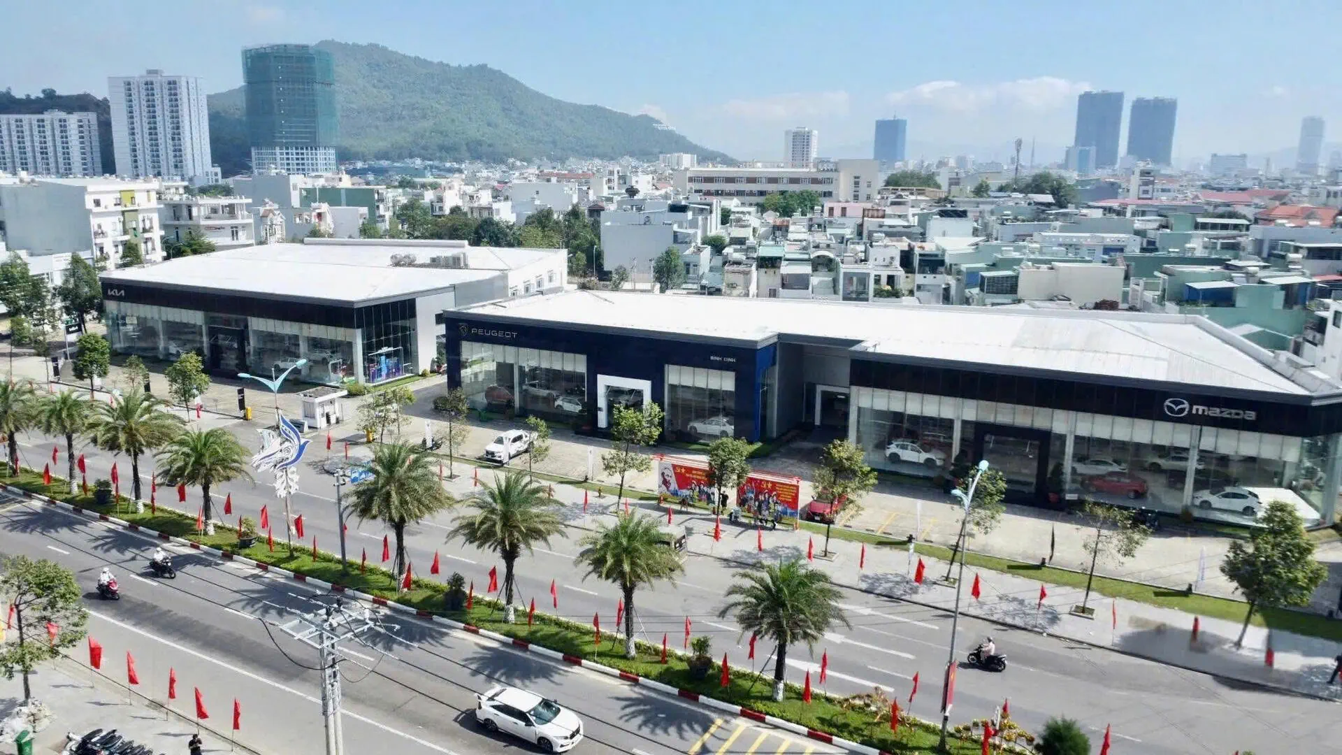 SHOWROOM KIA, MAZDA, PEUGEOT, BMW QUY NHƠN